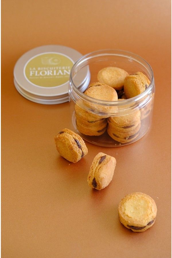 Milk chocolate shortbread biscuits