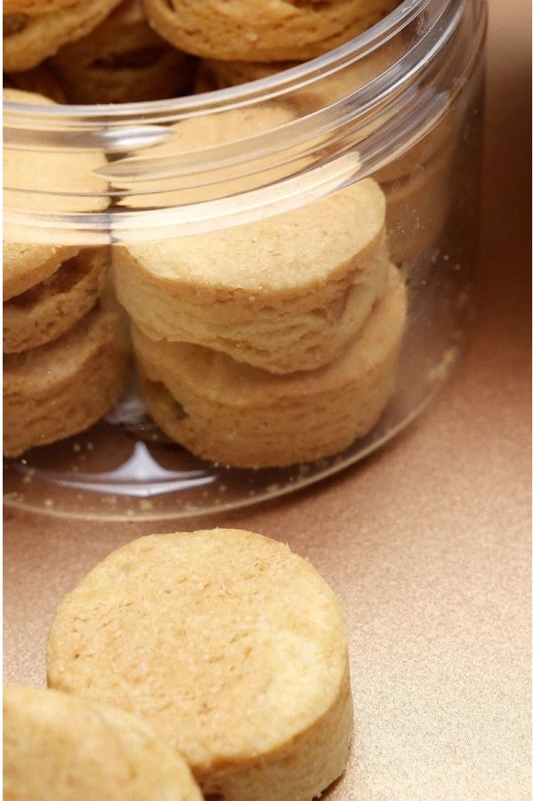 Pure butter mini shortbreads with candied orange - Traditional Baking in the South of France