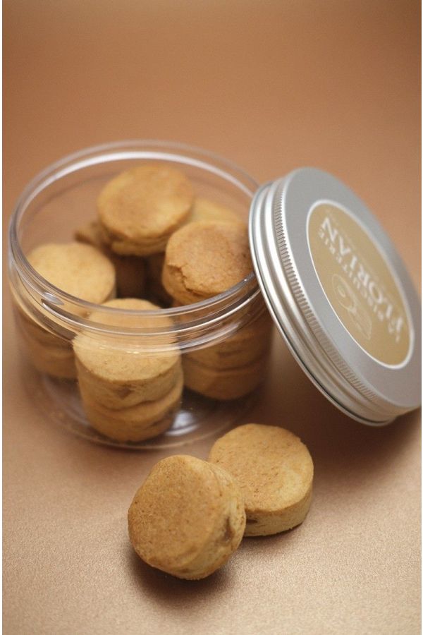 Pure butter mini shortbreads with candied orange