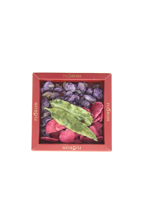 fleurs cristallisées de rose, violette et verveine en boîte